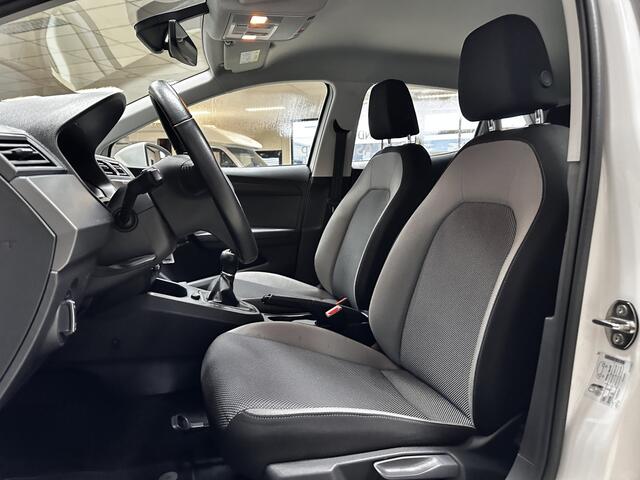 Seat IBIZA 1.0 TSI Style/ Apple + Android/ DAB+/ Clima/ Cruise/ Elek. pakket/ Isofix/ Bluetooth/ Multi. LEDER. Stuur/ PDC/ Getint glas/ Dagrijverl.