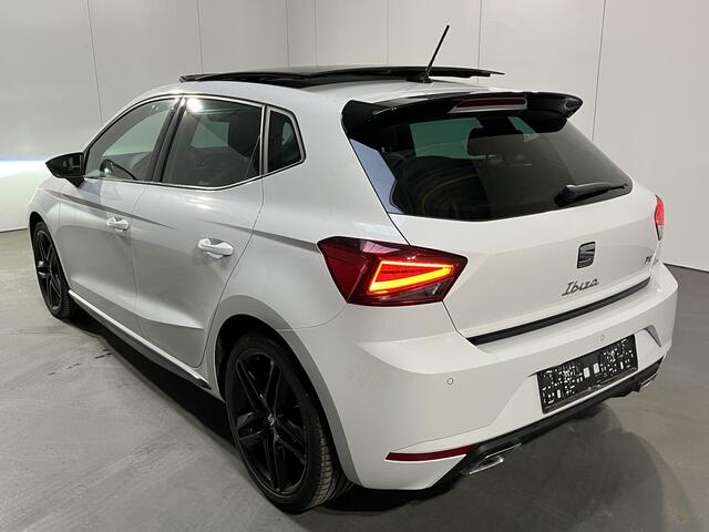 Seat IBIZA 1.0 TSI FR Black Edition / AUTOMAAT/ PANO/ PARK. SENSOREN + CAMERA/ FULL LINK/ RIJ-MODI/ LED/ NAVI/ STOEL VERWARM./ 18'' LMV