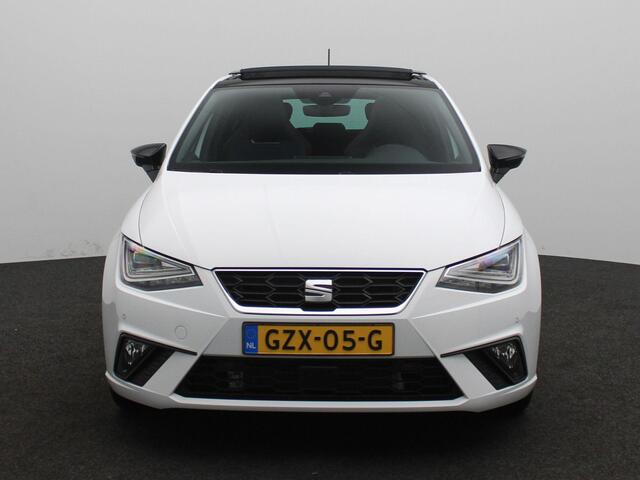 Seat IBIZA 1.0 EcoTSI FR Anniversary | Airco | Parkeersensoren v+a | Panoramadak | Lichtmetalen velgen |