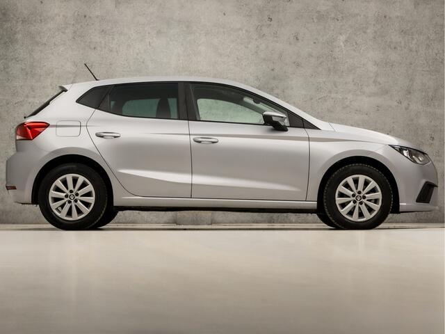 Seat IBIZA 1.0 TSI Sport (APPLE CARPLAY, GROOT NAVI, CLIMATE, CAMERA, SPORTSTOELEN, GETINT GLAS, PARKEERSENSOREN, CRUISE, NIEUWSTAAT)