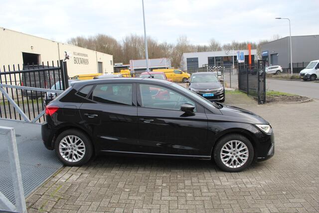 Seat IBIZA 1.0 EcoTSI FR Automaat / Cruise control adaptief / Navigatie / Climate control / Achteruitrijcamera / Stoelverwarming / Parkeersensoren rondom / Digital dashboard / Lane assist /