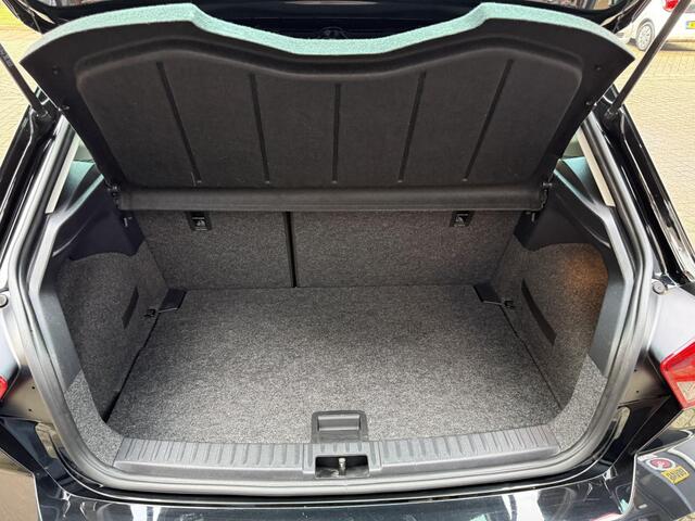 Seat IBIZA 1.0 EcoTSI Style Business Intense / Airco/ Navigatie/ Cruise/ Digitaal displ/ PDC/ Apple carplay/ LED/ LMV