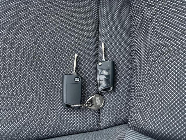 Seat IBIZA 1.0 TSI Style Business Intense / NAVI/ CLIMATE/ PARK. SENSOREN + CAMERA/ MULTIMEDIA/ 15"LMV