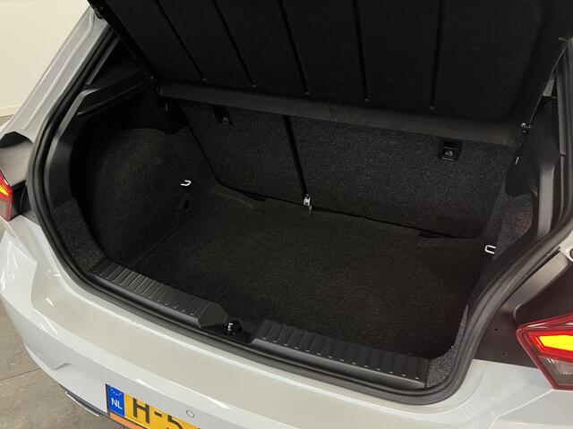 Seat IBIZA 1.0 TSI FR Business Intense | Camera | Parkeersensoren V+A | Carplay | Navigatie | All-season banden