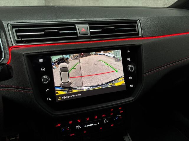 Seat IBIZA 1.0 TSI FR Intense Sport (SCHUIFDAK, VIRTUAL COCKPIT, LEDER/ALCANTARA, APPLE CARPLAY, GROOT NAVI, CAMERA, SPORTSTOELEN, CRUISE, SFEERVERLICHTING, NIEUWSTAAT)