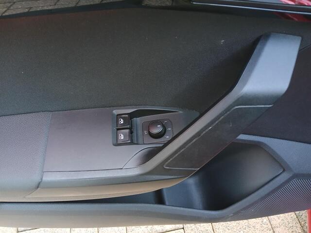 Seat IBIZA 1.0 TSI FR Business Intense + Navigatie + Trekhaak etc.