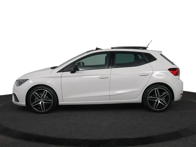 Seat IBIZA 1.0 TSI FR Business Intense | Pano | Virtual Cockpit | Stoelverwarming | Carplay | Navi | Cruise| Camera | PDC | Full Led | 1/2 leder & alcantara