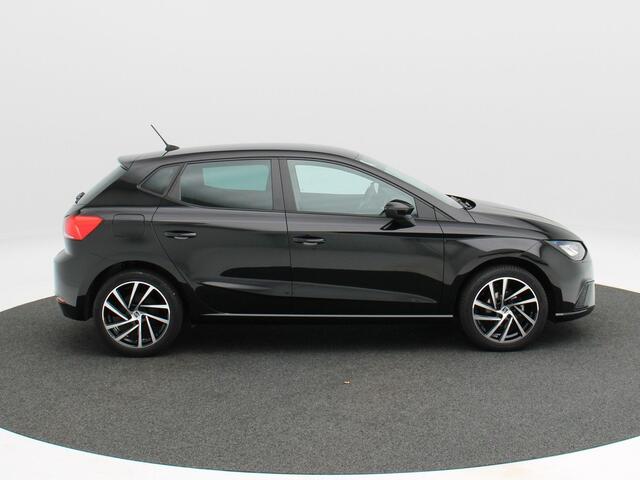Seat IBIZA 1.0 TSi Style Business Connect | Stoelverwarming | Parkeer Sensoren | Carplay | Cruise Control | Climatronic | 17 Inch | 43.124 Km !!