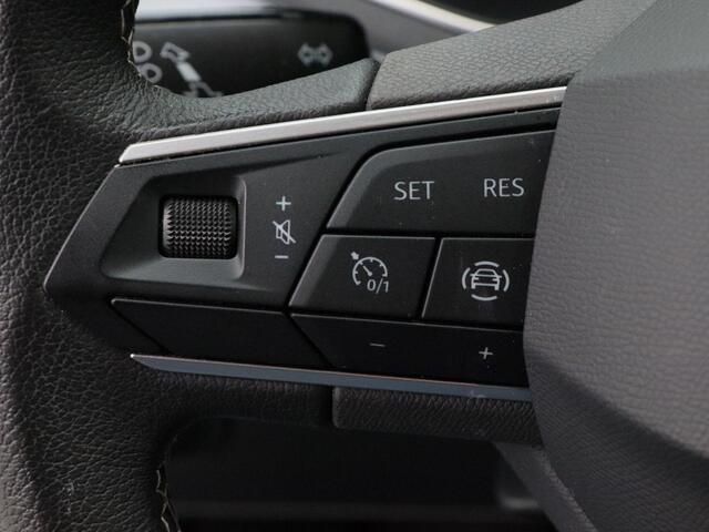 Seat IBIZA 1.0 TSi Style Business Connect | Stoelverwarming | Parkeer Sensoren | Carplay | Cruise Control | Climatronic | 17 Inch | 43.124 Km !!