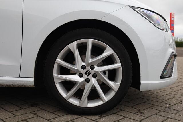 Seat IBIZA 1.0 EcoTSI FR Business Intense PL ¤508 p/m* 95PK / 70kW, Achteruitrijcamera, parkeersensoren voor en achter, stoelverwarming, adaptieve cruise control (acc), volledig digitaal instrumentenpaneel, Apple Carplay / Android Auto, DAB+, inklapbare spiegels, 2-