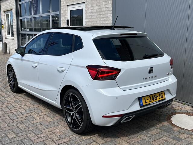 Seat IBIZA 1.0 TSI FR Business Intense Plus / PANO/ FULL-LED/ PARKEER SENSOREN V+A/ CAMERA/ STOELVERWARMING/ FULL LINK/ BEATS AUDIO/ CRUISE CONTROL/ DIGITAL DASH/ NAVI/ DAB/ CLIMA/ 18'' LMV