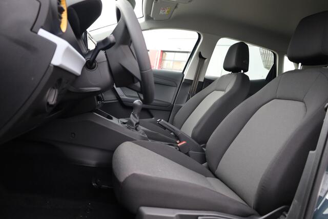 Seat IBIZA 1.0 EcoTSI Reference VANF ¤ 299,- P.L. * 95PK / 70kW, Draadloos Apple Carplay & Android Auto, volledig digitaal instrumentenpaneel, full LED koplampen, parkeersensoren achter, airco, cruise control, 15" LMV
