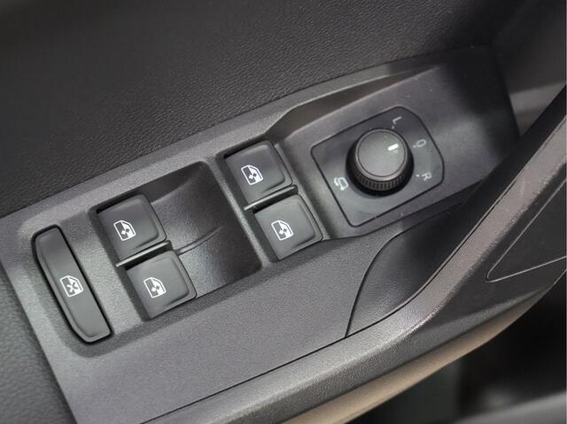 Seat IBIZA 1.0 95pk EcoTSI Style Business Connect Parkeersensoren Led Climatronic 268