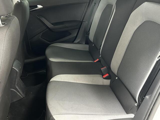 Seat IBIZA 1.0 MPI Reference NAVIGATIE | TREKHAAK | PARKEERSENSOREN ACHTER | CLIMATE CONTROL