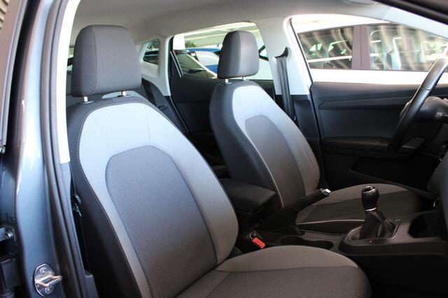 Seat IBIZA 1.0 TSI Style Business Intense / Afn. trekhaak / Camera / Adaptieve Cruise control /