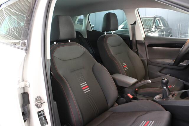 Seat IBIZA 1.0 TSI FR Business Intense / Camera / Carplay / Ambiance verlichting / Adaptieve Cruise control /