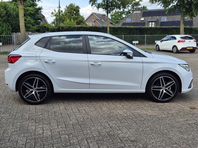 Seat IBIZA 1.0 EcoTSI FR Anniversary 116PK Navigatie/Climate control/Stoelverwarming/Cruise control