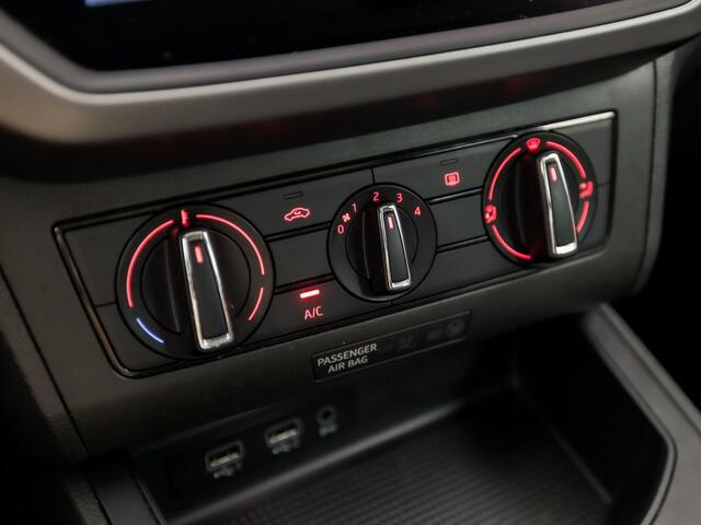 Seat IBIZA 1.0 TSI Intense Sport (PANORAMADAK, APPLE CARPLAY, GROOT NAVI , CAMERA, SPORTSTOELEN, LM VELGEN, GETINT GLAS, NIEUWSTAAT)