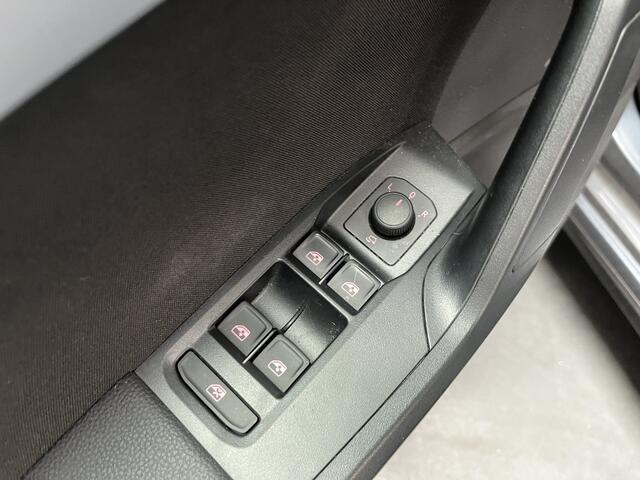 Seat IBIZA 1.0 TSI FR Black edition / AUTOMAAT/ PANODAK/ CRUISE/ DIGITAL DASH/ NAVI/ FULL LINK/ CLIMATE/ STOELVERWARMING/ KEYLESS/ PARK. SENSOREN + CAMERA/ 18" LMV