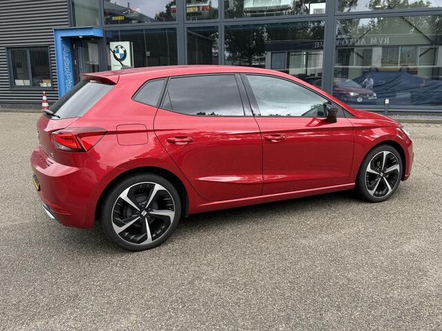 Seat IBIZA 1.0 EcoTSI FR 18 INCH PUK VELGEN| PARKEERSENSOREN| RIJKLAAR GELEVERD INCL. 12 MND BOVAG GARANTIE| ORIGINEEL NEDERLANDS GELEVERD NAP| FULL LED| CARPLAY