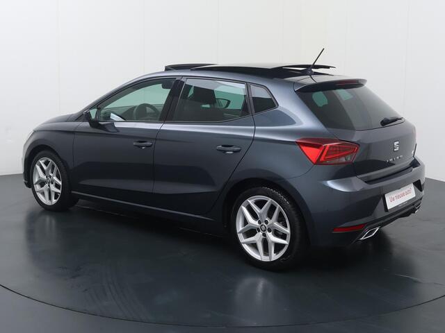 Seat IBIZA 1.0 TSI FR Business Intense | 116 PK | Achteruitrijcamera | Panoramadak | Cruise control | Climate control | LED verlichting | Draadloze telefoonlader | Navigatiesysteem | Parkeersensoren | Sfeerverlichting | Stoelverwarming | Apple Carplay / Android Auto |