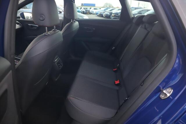 Seat LEON ST 1.5 TSI FR Business Intense 150PK Virtual 18 inch LMV Keyless Full LED Navigatie Clima Cruise Parkeersensor Lane Assist Sfeerverlichting