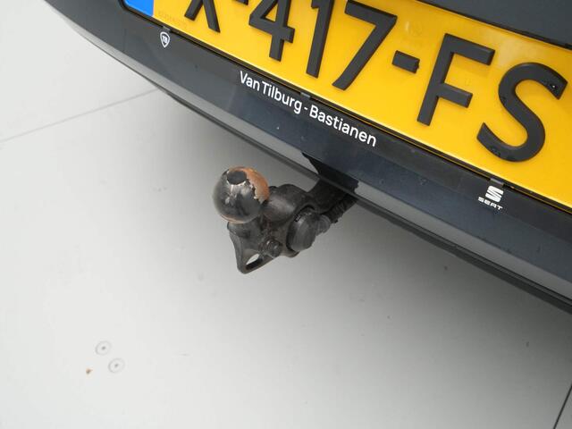 Seat LEON 1.0 TSI 110pk Style Business Intense Trekhaak Navigatie Camera Acc