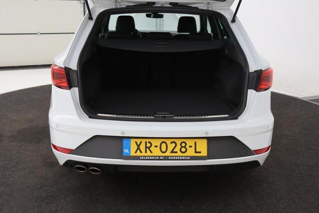 Seat LEON 1.5 TSI FR Intens | Trekhaak | Adaptive cruise | Carplay | Camera | Sfeerverlichting | Full LED | Keyless | Navigatie | Sportstoelen