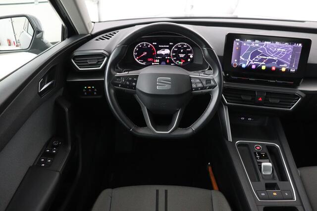 Seat LEON 1.5 eTSI Style Launch Edition | Trekhaak | Carplay | Adaptive cruise | Carplay | Navigatie | Park Assist | Climate control