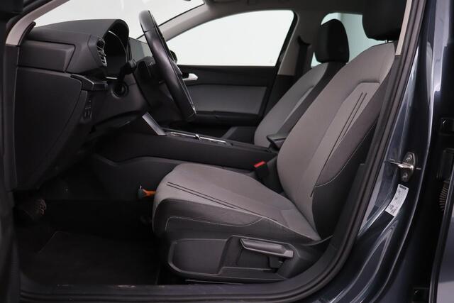 Seat LEON 1.5 eTSI Style Launch Edition | Trekhaak | Carplay | Adaptive cruise | Carplay | Navigatie | Park Assist | Climate control