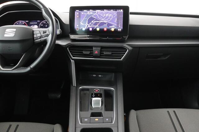 Seat LEON 1.5 eTSI Style Launch Edition | Trekhaak | Carplay | Adaptive cruise | Carplay | Navigatie | Park Assist | Climate control