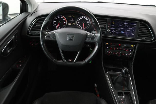 Seat LEON 1.4 TSI FR | Panoramadak | Stoelverwarming | Carplay | Sfeerverlichting | Navigatie | Leder/Alcantara | SEAT Sound | Climate control | Full LED | Parkeerhulp | Cruise control