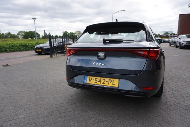 Seat LEON Sportstourer 1.0 TSI REFERENCE NOV 2022 ORIGINEEL NEDERLANDS DEALER ONDERHOUDEN ANDROID-APPLECARPLAY(NAVI) ECC AIRCO CRUISECONTROL LANE ASSIST BLUETOOTH LED LAMPEN 4X ELECTR.RAMEN/SPIEGELS