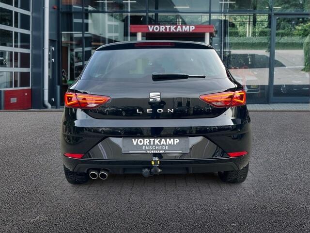 Seat LEON 1.5 TSI DSG XCELLENCE LEDEREN/CAMERA/TREKHAAK/NAVI/CARPLAY/