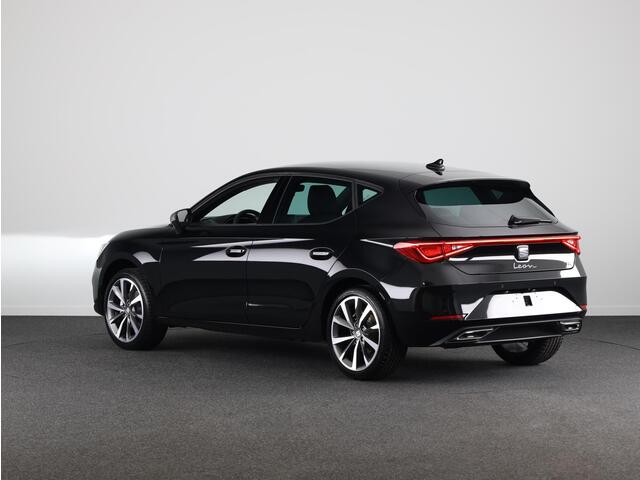 Seat LEON FR Business Intense 1.5 eTSI 150pk | Navigatie | 18 inch Lichtmetalen velgen | Parkeercamera