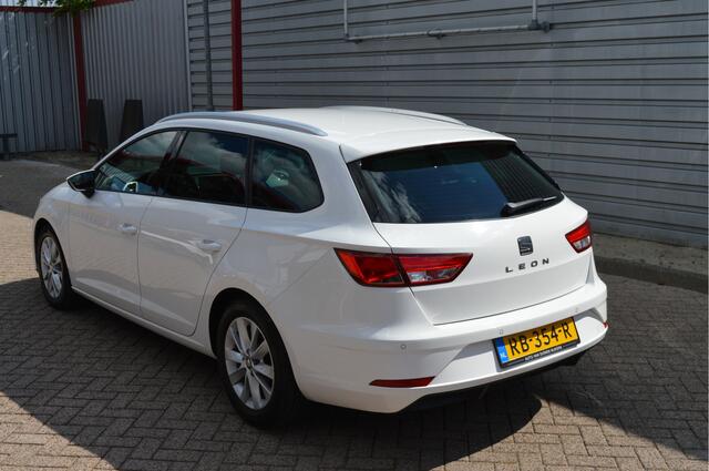 Seat LEON ST 1.0 EcoTSI Style Business Intense O.a: Carplay, Navi, Clima, Cruise, PDC, DAB, Etc. All-in prijs!