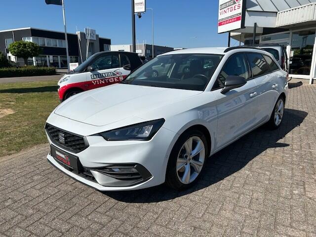 Seat LEON Sportstourer 1.0 eTSI FR Business Intense virtuel cockpit/ Carplay/ Automaat