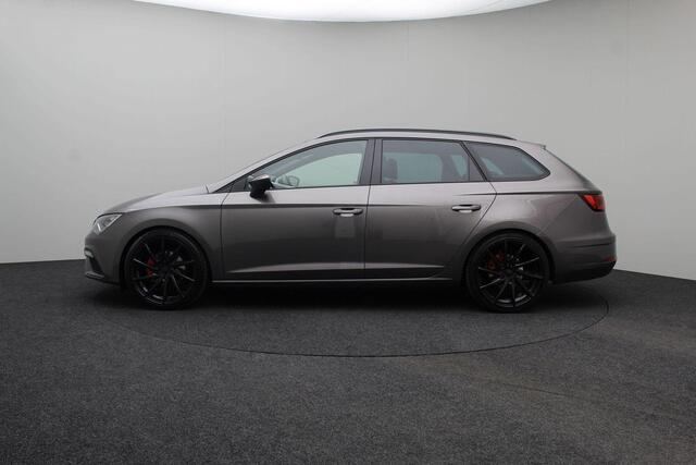 Seat LEON ST 1.4 TSI FR X-PERIENCE 2018 | Airco | Navigatie | Cruise Control | Carplay | Stuurwiel Bediening | 19' Lichtmetaal | Boekjes | Onderhoudshistorie | 2 Sleutels