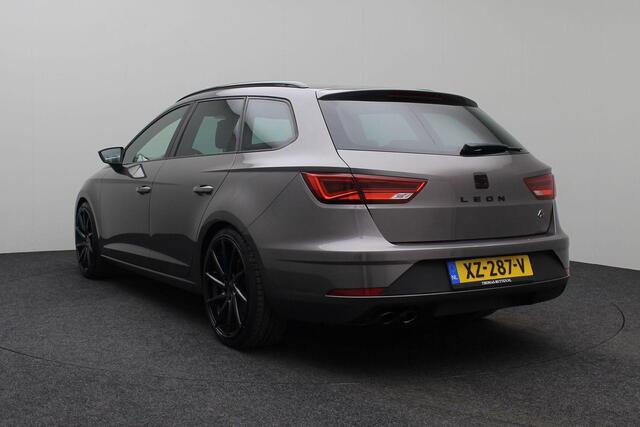 Seat LEON ST 1.4 TSI FR X-PERIENCE 2018 | Airco | Navigatie | Cruise Control | Carplay | Stuurwiel Bediening | 19' Lichtmetaal | Boekjes | Onderhoudshistorie | 2 Sleutels
