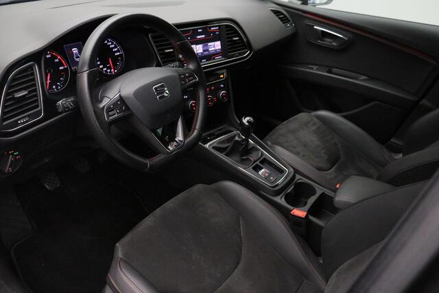 Seat LEON ST 1.4 TSI FR X-PERIENCE 2018 | Airco | Navigatie | Cruise Control | Carplay | Stuurwiel Bediening | 19' Lichtmetaal | Boekjes | Onderhoudshistorie | 2 Sleutels