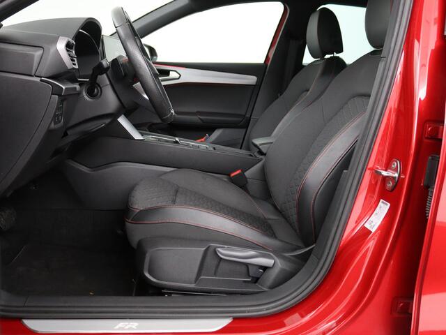 Seat LEON 1.5 eTSI FR | Sfeerverlichting | Appel CarPlay | Navigatie | Camera | Cruise Control | LED | LMV 18