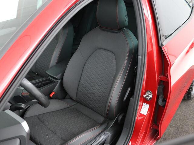 Seat LEON 1.5 eTSI FR | Sfeerverlichting | Appel CarPlay | Navigatie | Camera | Cruise Control | LED | LMV 18