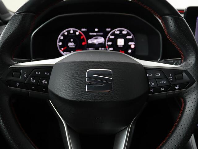 Seat LEON 1.5 eTSI FR | Sfeerverlichting | Appel CarPlay | Navigatie | Camera | Cruise Control | LED | LMV 18