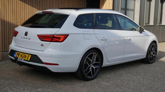 Seat LEON ST 1.4 EcoTSI 150pk FR-Line Pano.Dak LED 18inch LM Trekhaak Navi Clima *NL auto* 132368km *Nevada white Pearl*