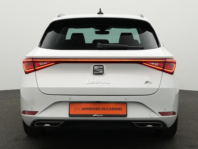 Seat LEON Sportstourer 1.5 eTSI 150 pk DSG FR Business Intense | Stuur-/stoelverwarming | Achteruitrijcamera | Navigatie