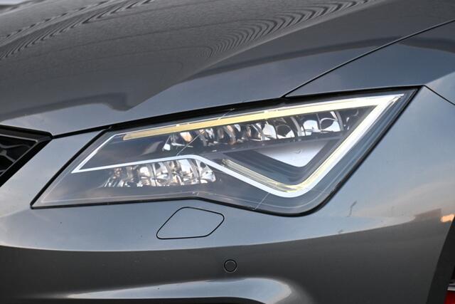 Seat LEON 2.0 TSI CUPRA 300 Pano | Sfeer | Apple-Carplay |