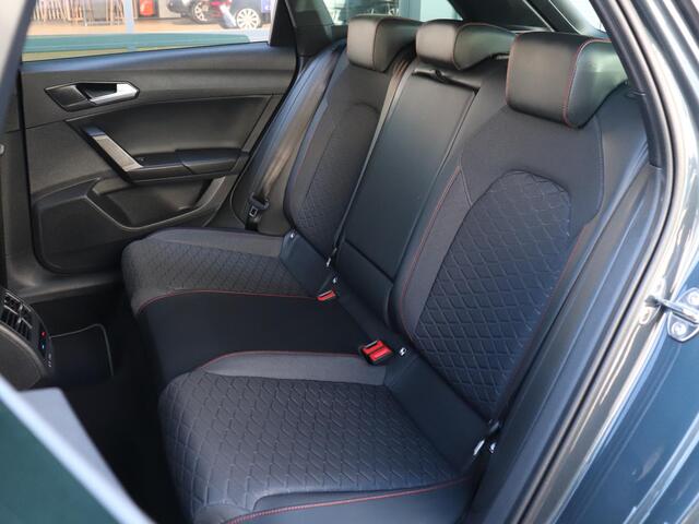 Seat LEON Sportstourer 1.5 TSI 150pk FR Business Intense | Trekhaak | 18" lichtmetalen velgen | Achteruitrijcamera | Navigatie | Full LED koplampen |