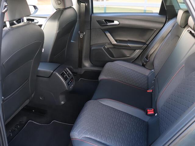 Seat LEON Sportstourer 1.5 TSI 150pk FR Business Intense | Trekhaak | 18" lichtmetalen velgen | Achteruitrijcamera | Navigatie | Full LED koplampen |