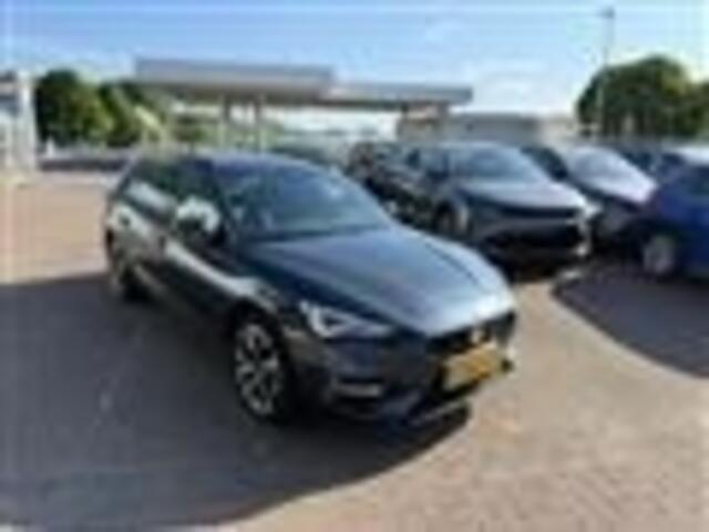 Seat LEON Sportstourer 1.5 eTSI FR Launch Edition