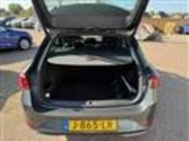 Seat LEON Sportstourer 1.5 eTSI FR Launch Edition